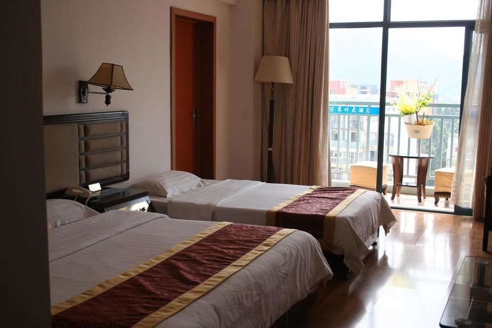 Green Bamboo Hotel Гуйлинь Экстерьер фото