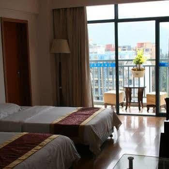 Green Bamboo Hotel Гуйлинь Экстерьер фото
